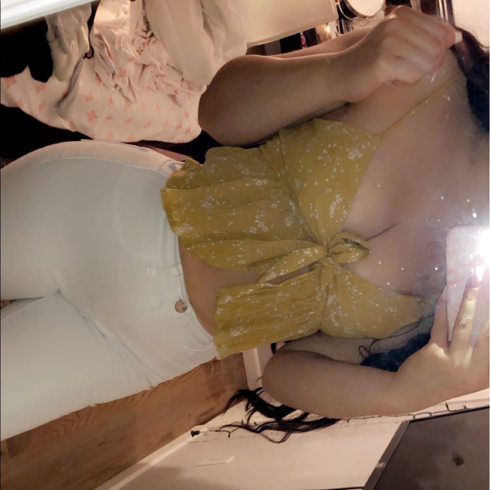 Yellow coral top